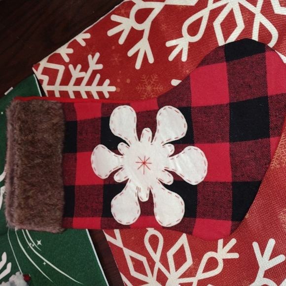 Christmas Light Gnomes Pillow covers & Stockings Tree/Snowflake - Picture 3 of 14